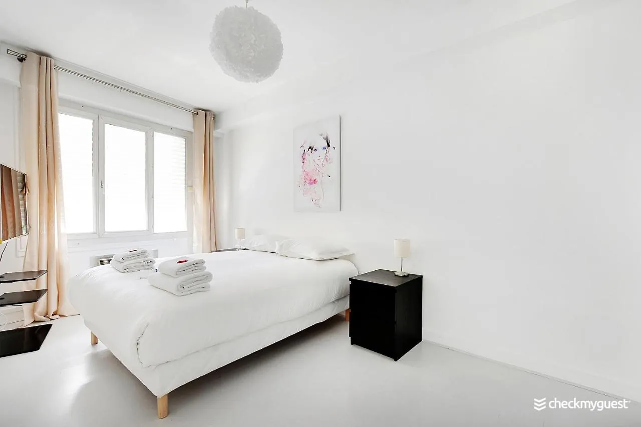Cmg Serres/ Convention Appartement Parijs